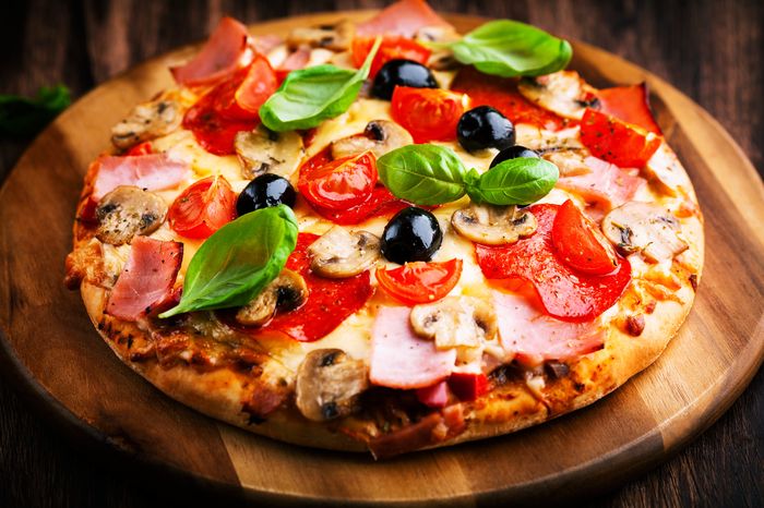 Dominos Pizza Loot Get Flat 50% Discount Max Rs.500 on Veg and Non-Veg Pizza